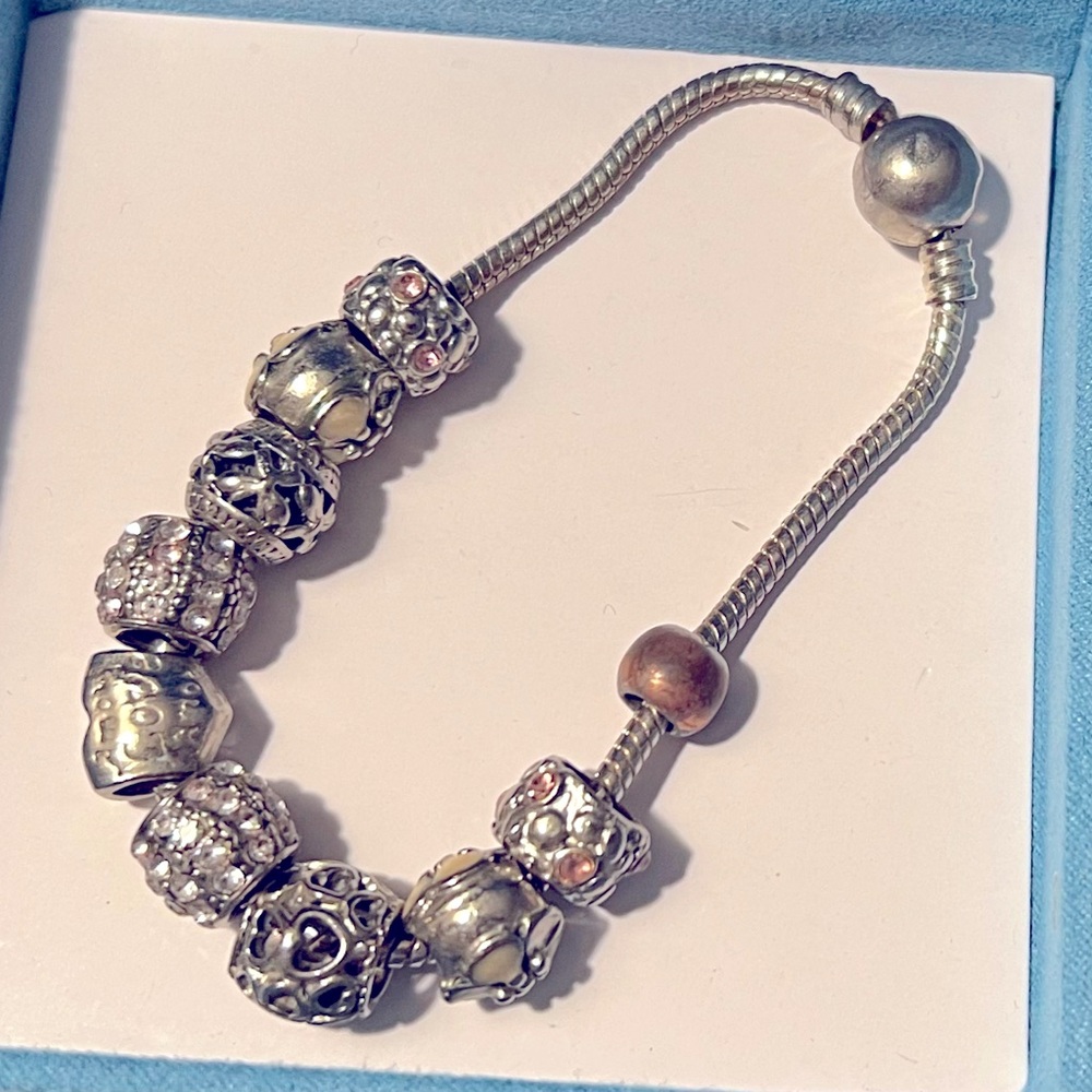 Charm bracelet - Picture 3 of 3